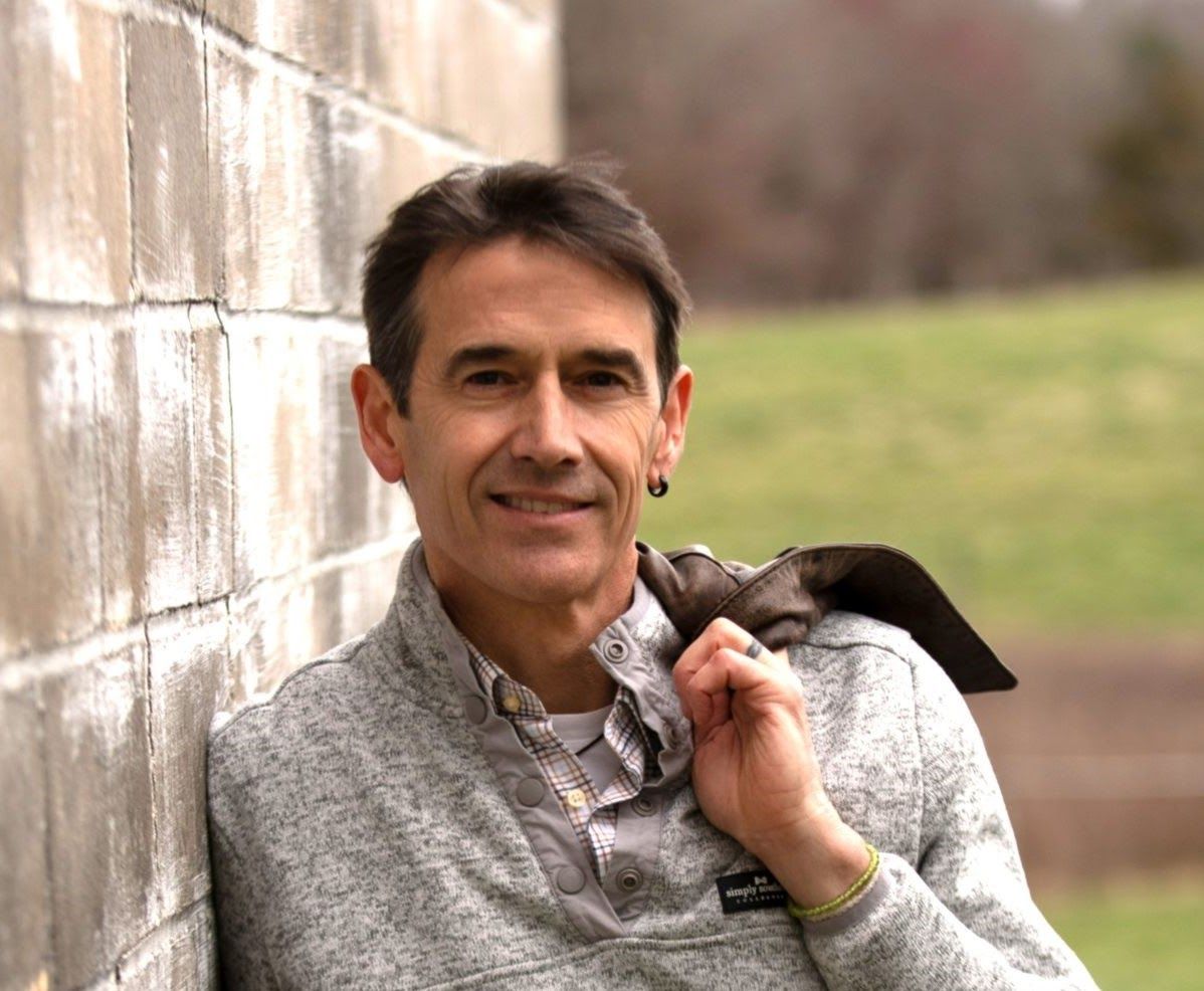 PKHRDSbaEz7v-Roland-Walters-pic